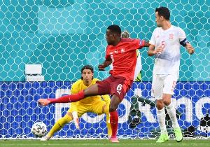 PP电子(中国)-队报：吉达国民有意扎卡里亚，沙特方面开出的高薪让该球员心动